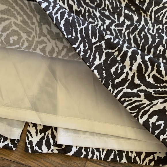 Ann Taylor Loft Brown Animal Print Pencil Skirt Size 6 Petite - Picture 5 of 6